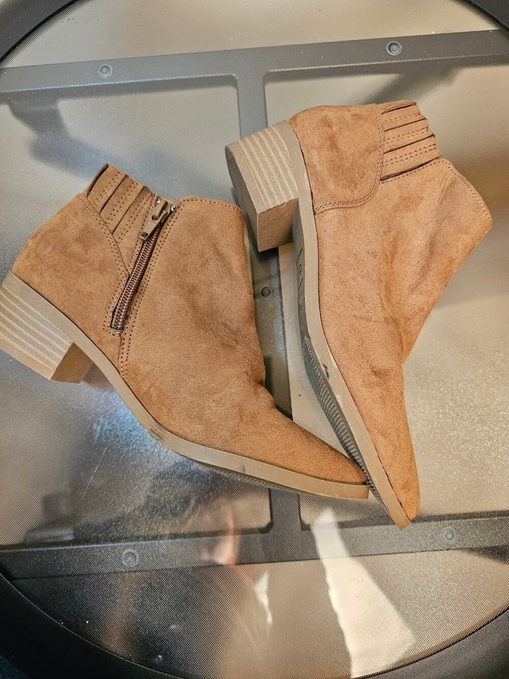 Size 5 American Rag Women's Suede Ankle Boots in Tan - Side Zip Low Heel